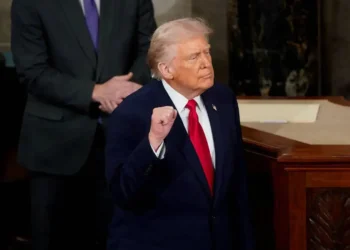 Trump e show de impostor no Estado da União: uma análise do discurso