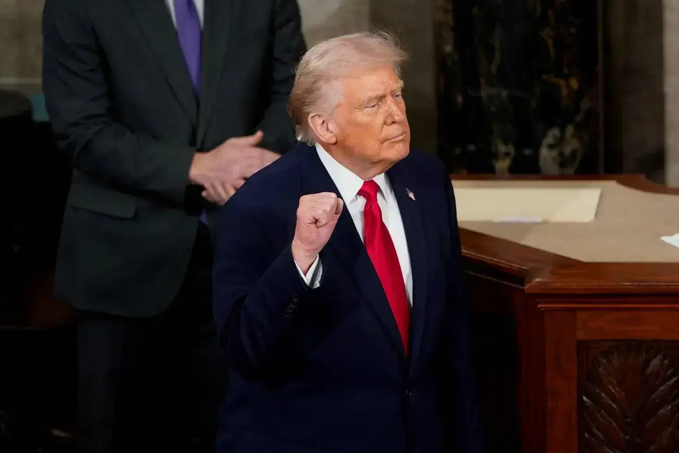 Trump e show de impostor no Estado da União: uma análise do discurso
