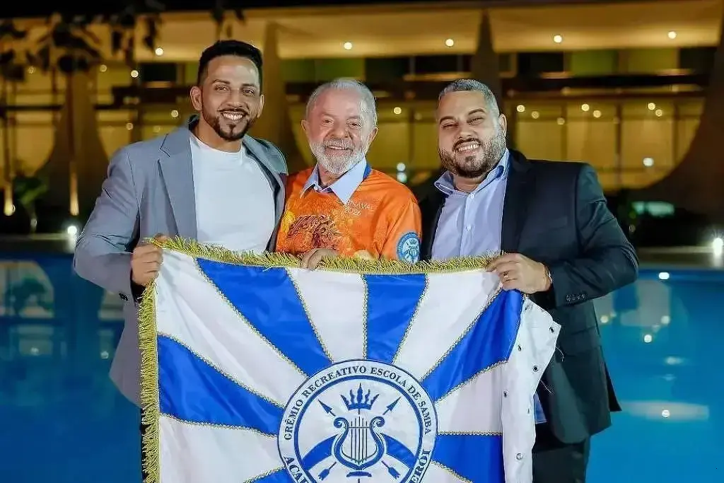 TSE rejeita críticas ao samba-enredo em homenagem a Lula no Carnaval