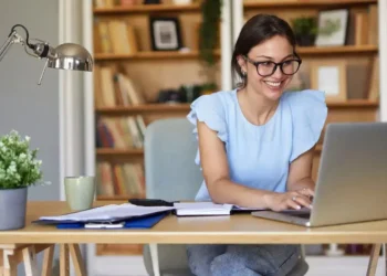 Vagas remotas: oportunidades 100% home office em diversas áreas