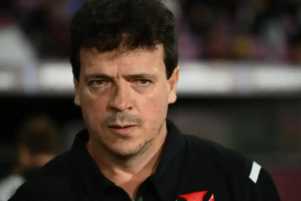 Vasco da Gama demite Fernando Diniz após derrota no Campeonato Carioca