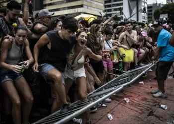Vereadora do PSOL pede CPI para apurar tumulto no Carnaval de SP