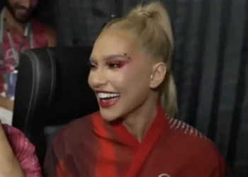 Virginia homenageia Vini Jr com detalhe inusitado em desfile no Carnaval