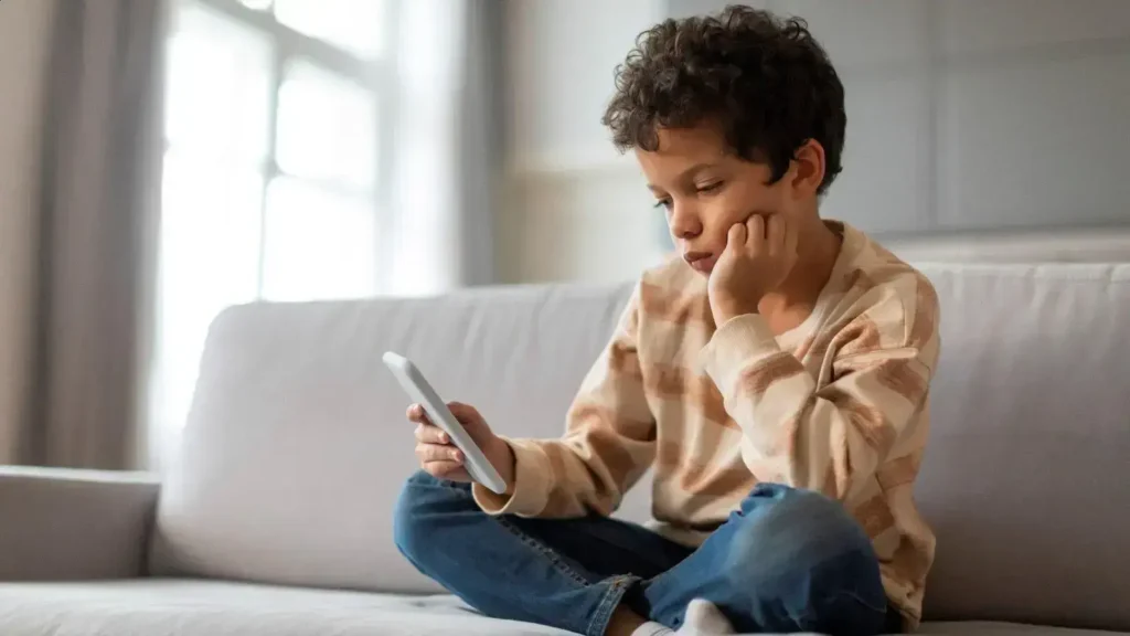 WhatsApp testa novas regras de privacidade para menores no Brasil