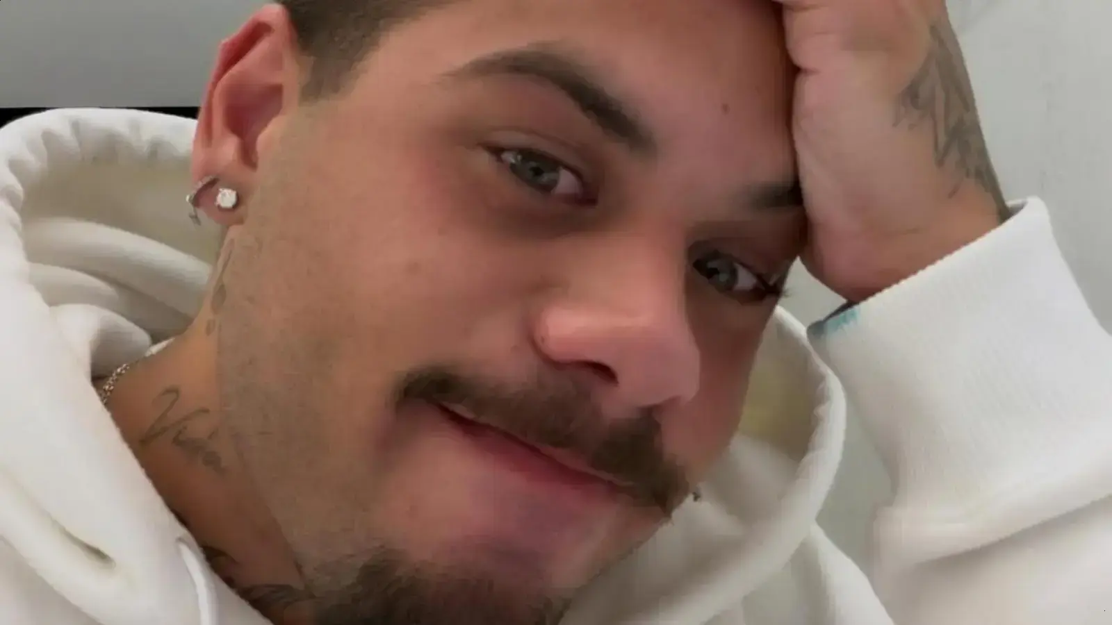 Zé Felipe desabafa sobre saudade dos filhos em publicação emocional