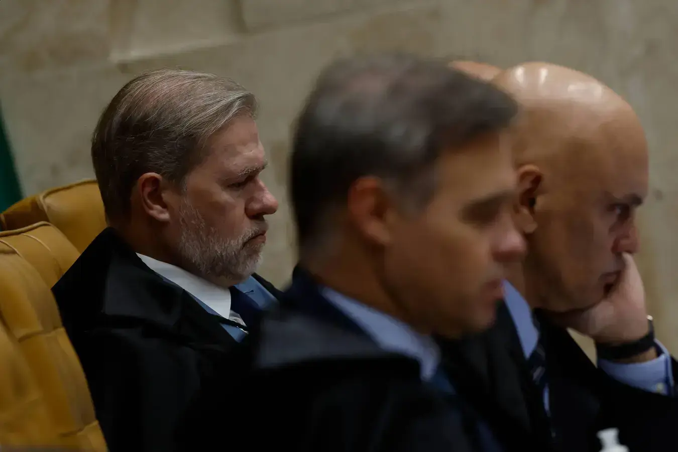 A crescente desconfiança sobre o STF e o clamor por impeachment
