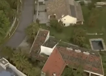 A Triste História da Mansão Abandonada de Hebe Camargo no Morumbi