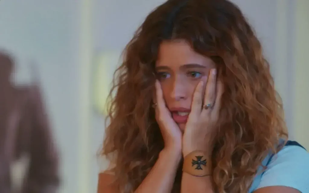 Agrado é Acusada de Causa de Acidente com João Raul em Coração Acelerado