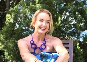 Alessandra Scatena celebra o 15º aniversário de seu filho Estefano