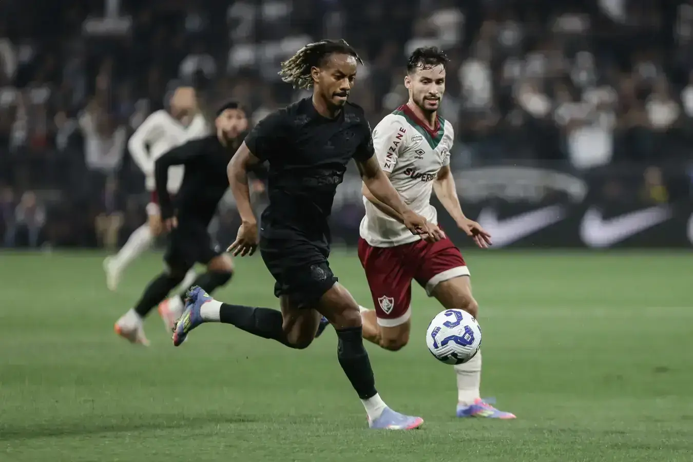 André Carrillo é convocado por Mano Menezes e pode desfalcar o Corinthians