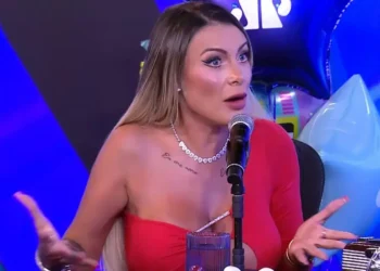 Andressa Urach se tornam virgem novamente após himenoplastia