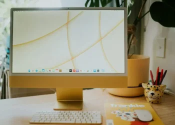 Apple acelera produção do novo iMac com tecnologia QD-OLED