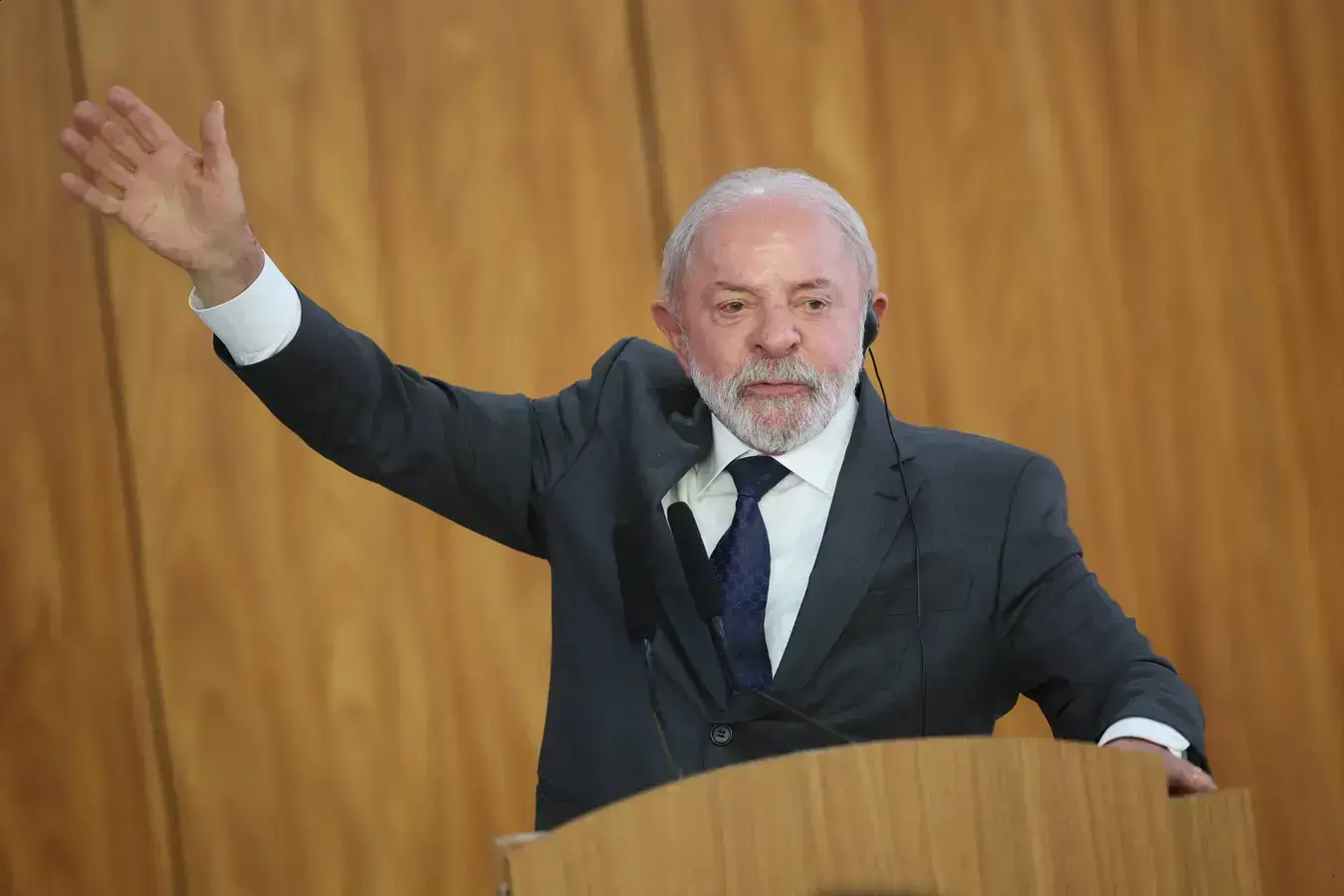 Avaliação negativa do governo Lula se mantém em 40%, segundo pesquisa
