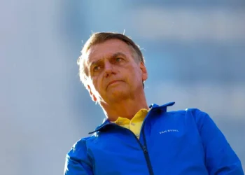 Bolsonaro apresenta melhora em quadro de saúde, mas sem previsão de alta
