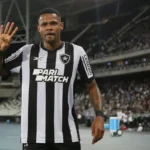 Botafogo avança nas negociações para o retorno de Júnior Santos