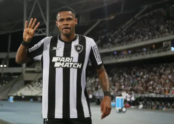 Botafogo avança nas negociações para o retorno de Júnior Santos