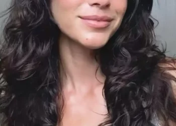 Bruna Marquezine se afasta das novelas e busca novo caminho profissional