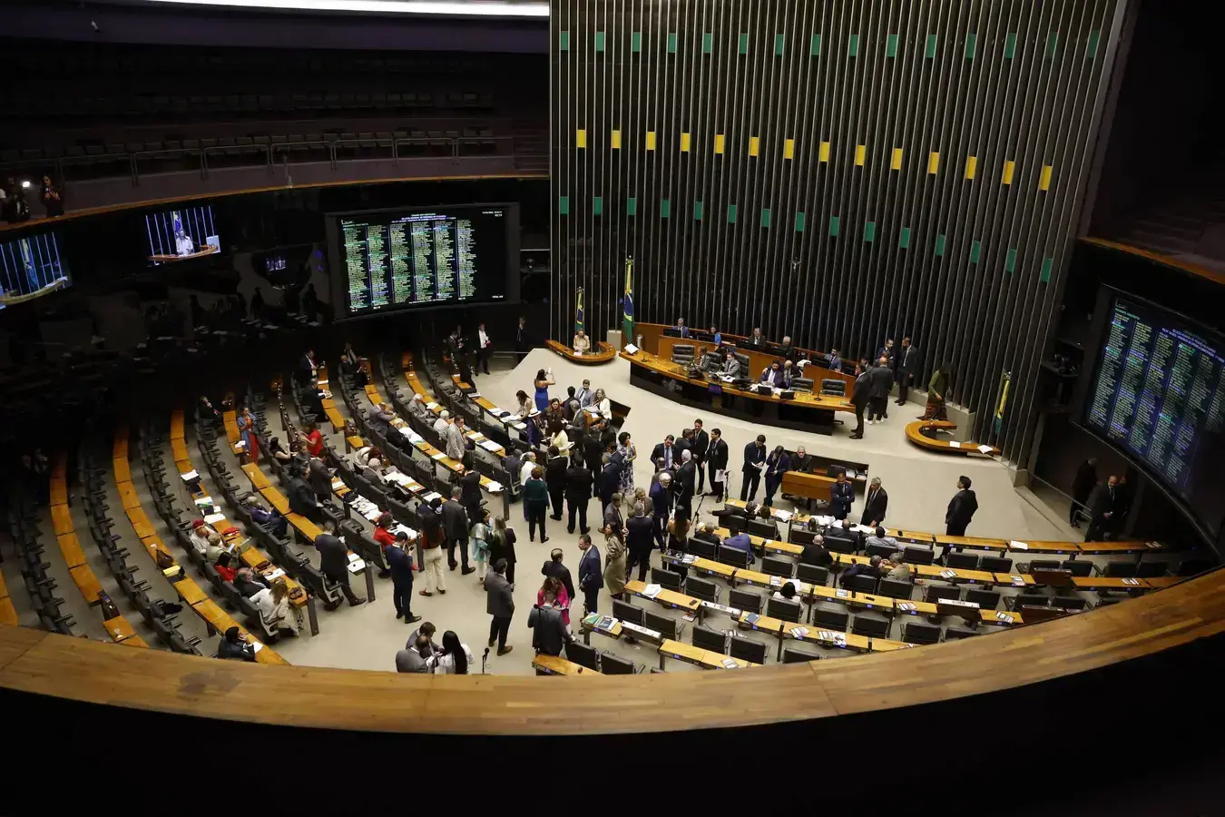Câmara aprova urgência que amplia poder do Cade sobre as Big Techs