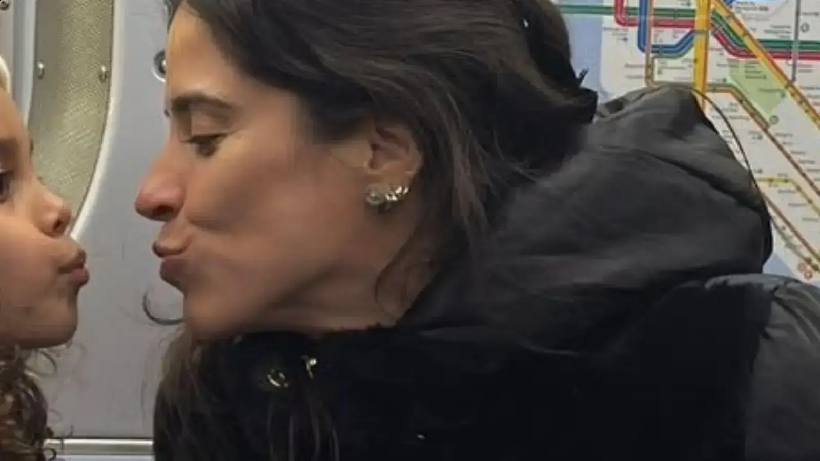 Camilla Camargo celebra o quinto aniversário da filha Júlia comtoque especial