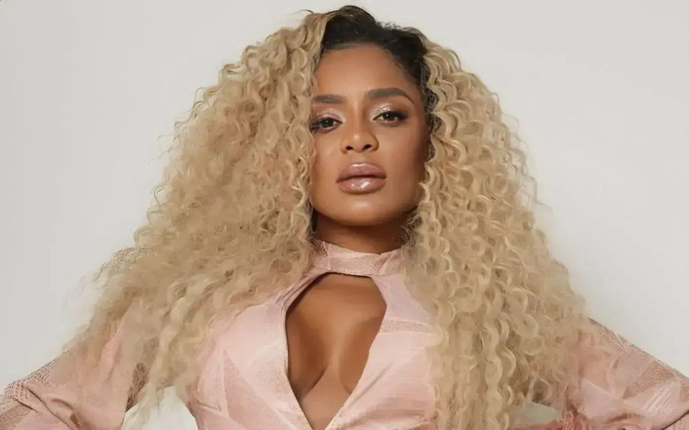 Cariúcha se prepara para nova fase à frente do SuperPop na RedeTV!