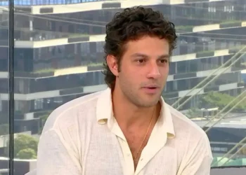 Chay Suede decide se afastar da TV para estrear no teatro