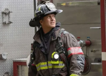 Chicago Fire é renovada para a 15ª temporada; Med e P.D. também seguem