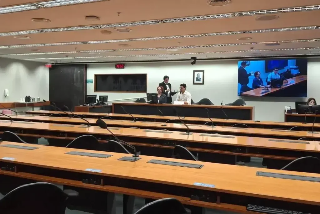 Cinco Comissões da Câmara dos Deputados Aguardam Instalação e Presidência