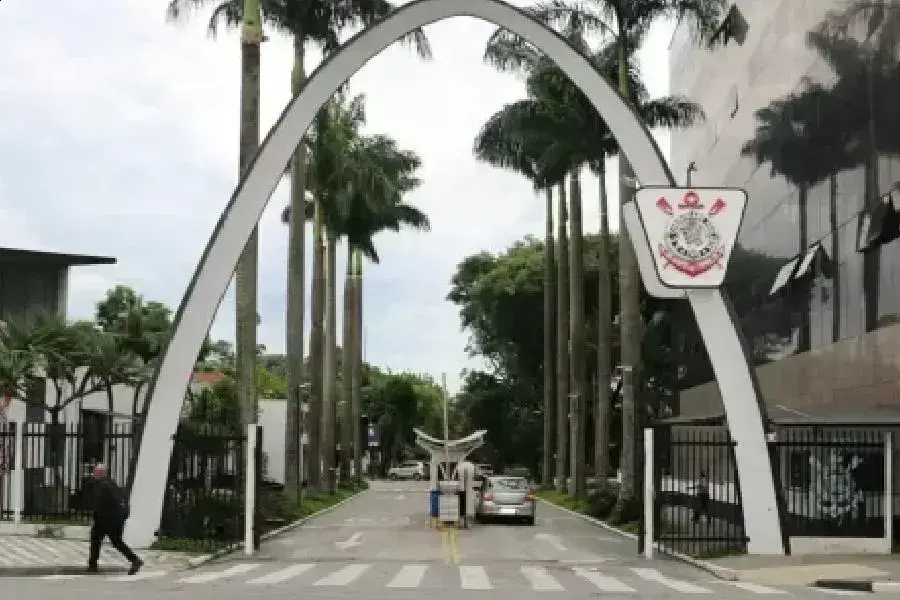 Corinthians solicita inquérito por supostas irregularidades financeiras