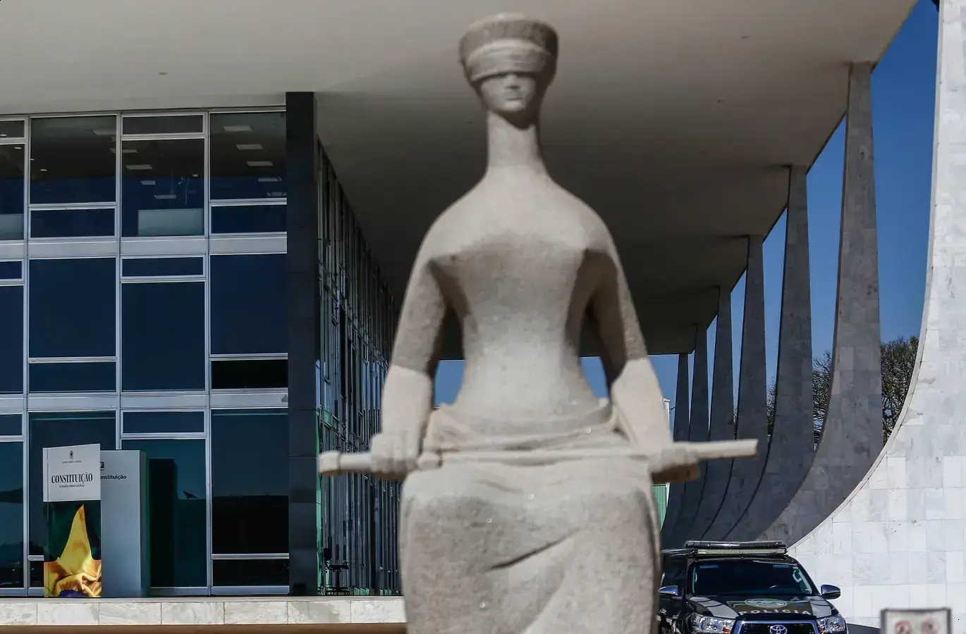 Crescimento do uso de IA entre profissionais do direito chega a 76%