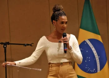 Denúncia contra Silvio Almeida inspira mulheres a falarem sobre agressão