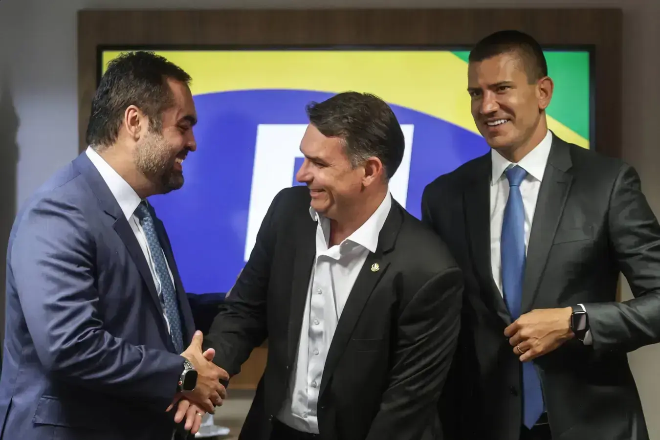 Douglas Ruas: Mais Tempo na Política do Que na Segurança Pública