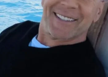 Emma Heming Willis comemora aniversário de Bruce Willis com mensagem especial