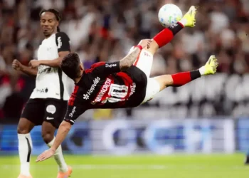 Empate emocionante entre Corinthians e Flamengo na Neo Química Arena