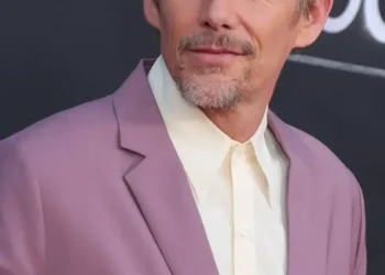 Ethan Hawke troca Hollywood por refúgio isolado na Nova Escócia