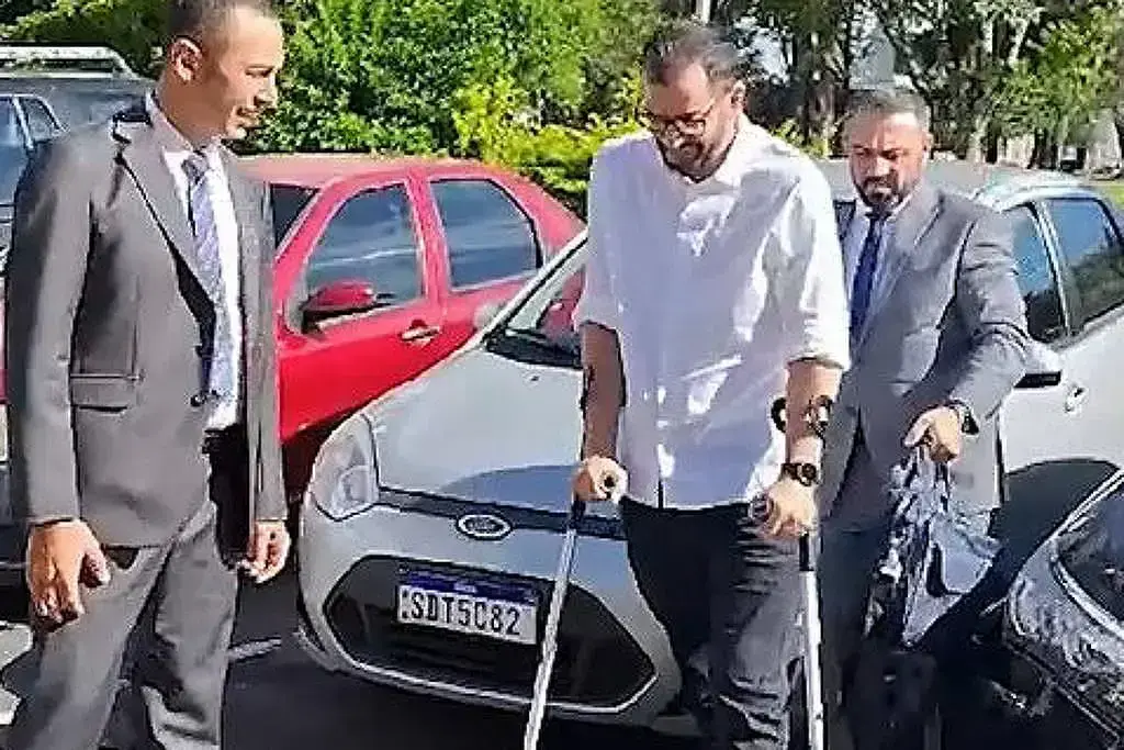 Ex-policial que matou petista é transferido para prisão domiciliar