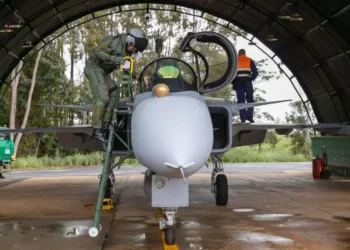 F-39 Gripen inicia operações na defesa aérea de Brasília