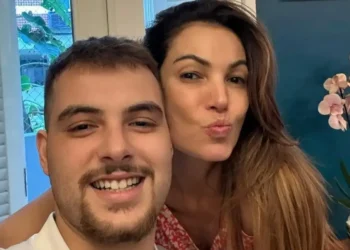 Felipe Poeta: Carreira musical e apoio incondicional dos pais