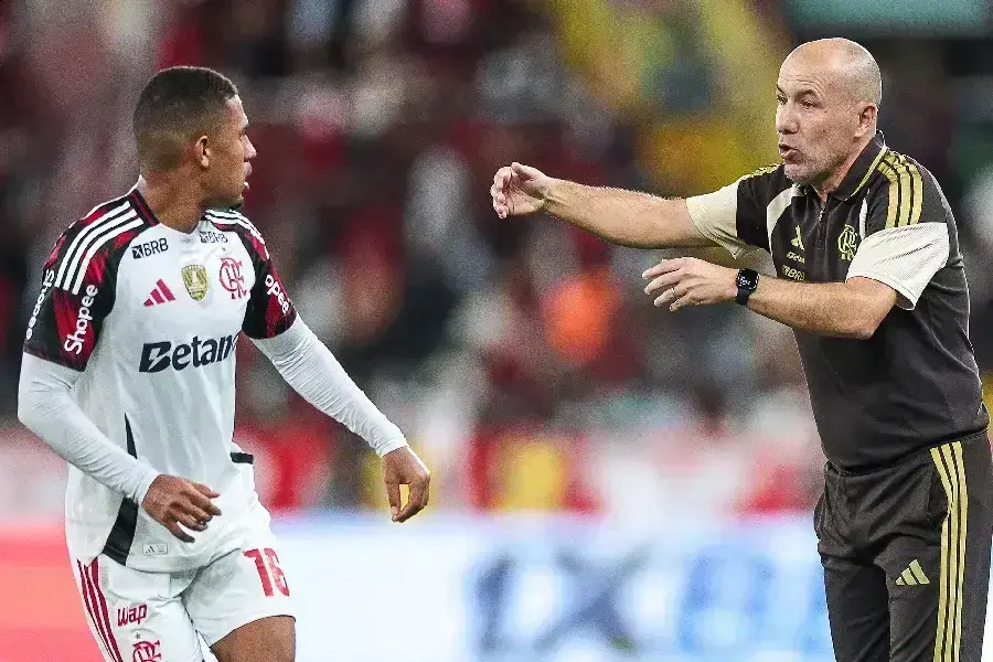 Flamengo enfrenta Remo no Maracanã em busca da liderança do Brasileirão