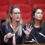 Flávio Bolsonaro define equipe jurídica para sua campanha à presidência