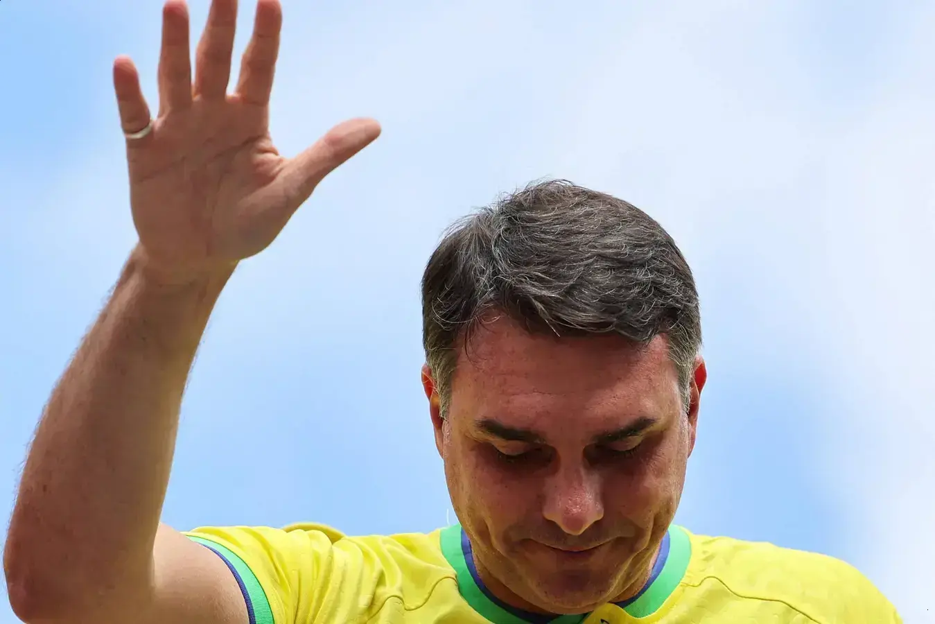 Flávio Bolsonaro registra boletim de ocorrência por ameaça em Brasília