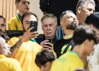 Gabigol brilha, pede Ancelotti para ver Neymar no clássico contra o Corinthians