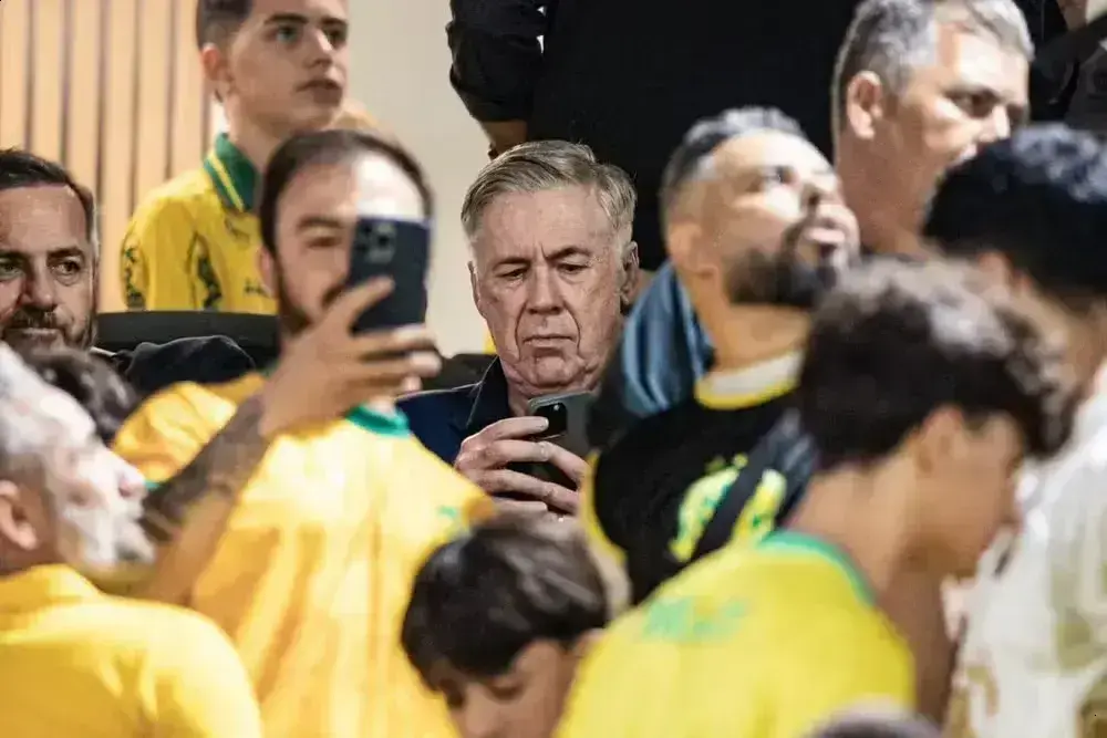 Gabigol brilha, pede Ancelotti para ver Neymar no clássico contra o Corinthians