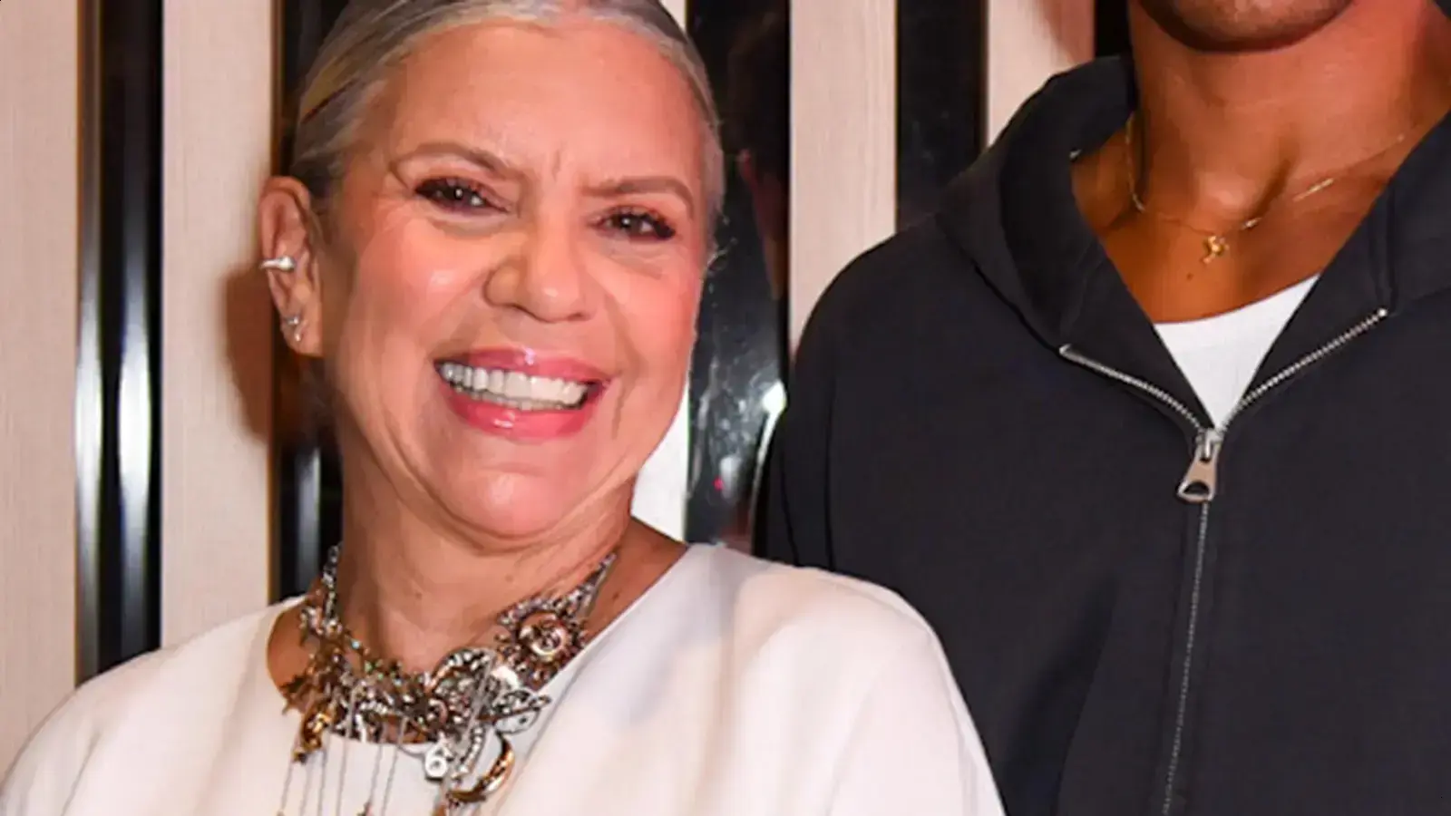 Gabriel Fontenelle impressiona com novo visual ao lado da mãe Astrid