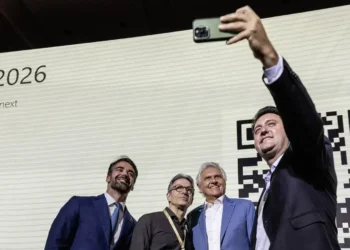 Governadores Ratinho Jr. e Caiado apresentam menos mulheres em cargos de liderança