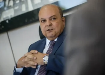Governo do DF lança campanha reminiscentes de Maluf sobre obras públicas