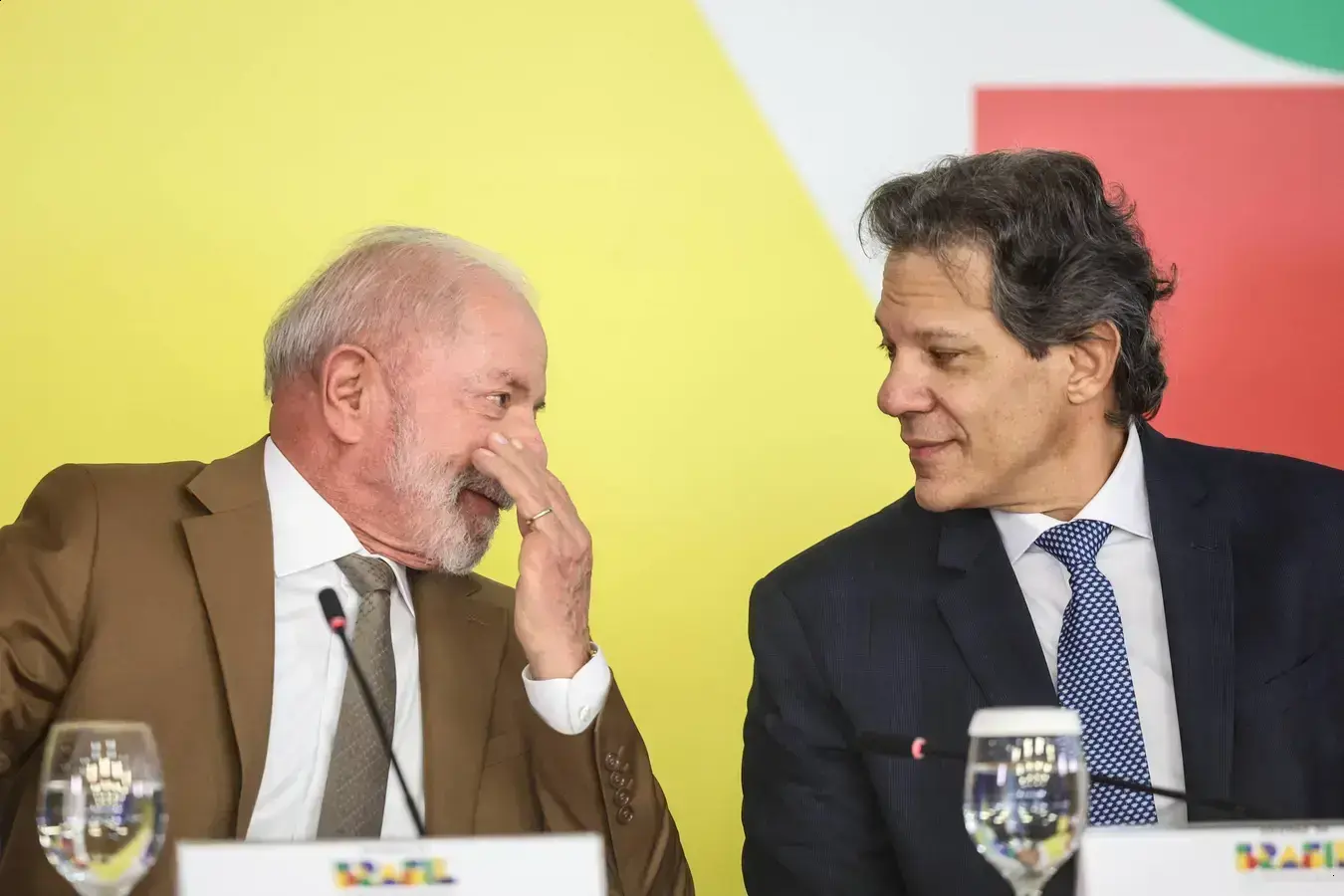 Haddad confirma candidatura para as eleições de 2026 em entrevista reveladora