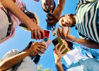 Indonésia proíbe acesso à internet para menores de 16 anos