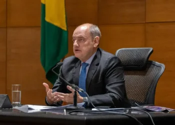 Interino do RJ critica presidente do TJ: ‘não está preparado para governar’