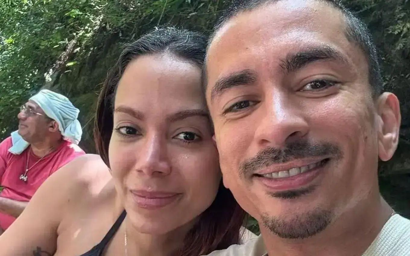Irmão de Anitta detido em Paris após passaporte furtado; cantora pede ajuda