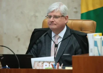 Janot luta por devolução de bens apreendidos no inquérito das fake news